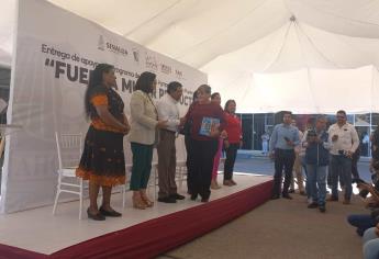 Entregan apoyos del programa «Fuerza Mujer Productiva» en Ahome