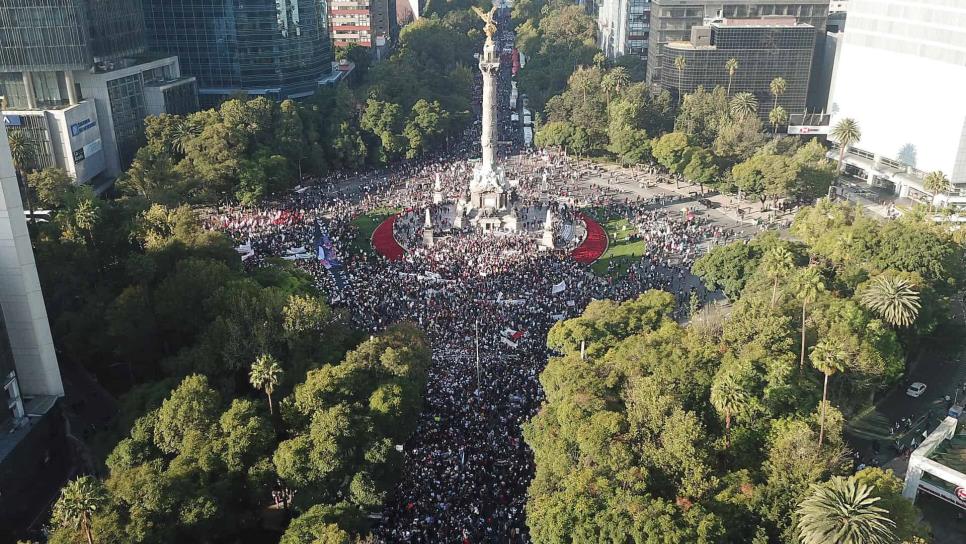La Ciudad de México se abarrota en muestra de apoyo a López Obrador