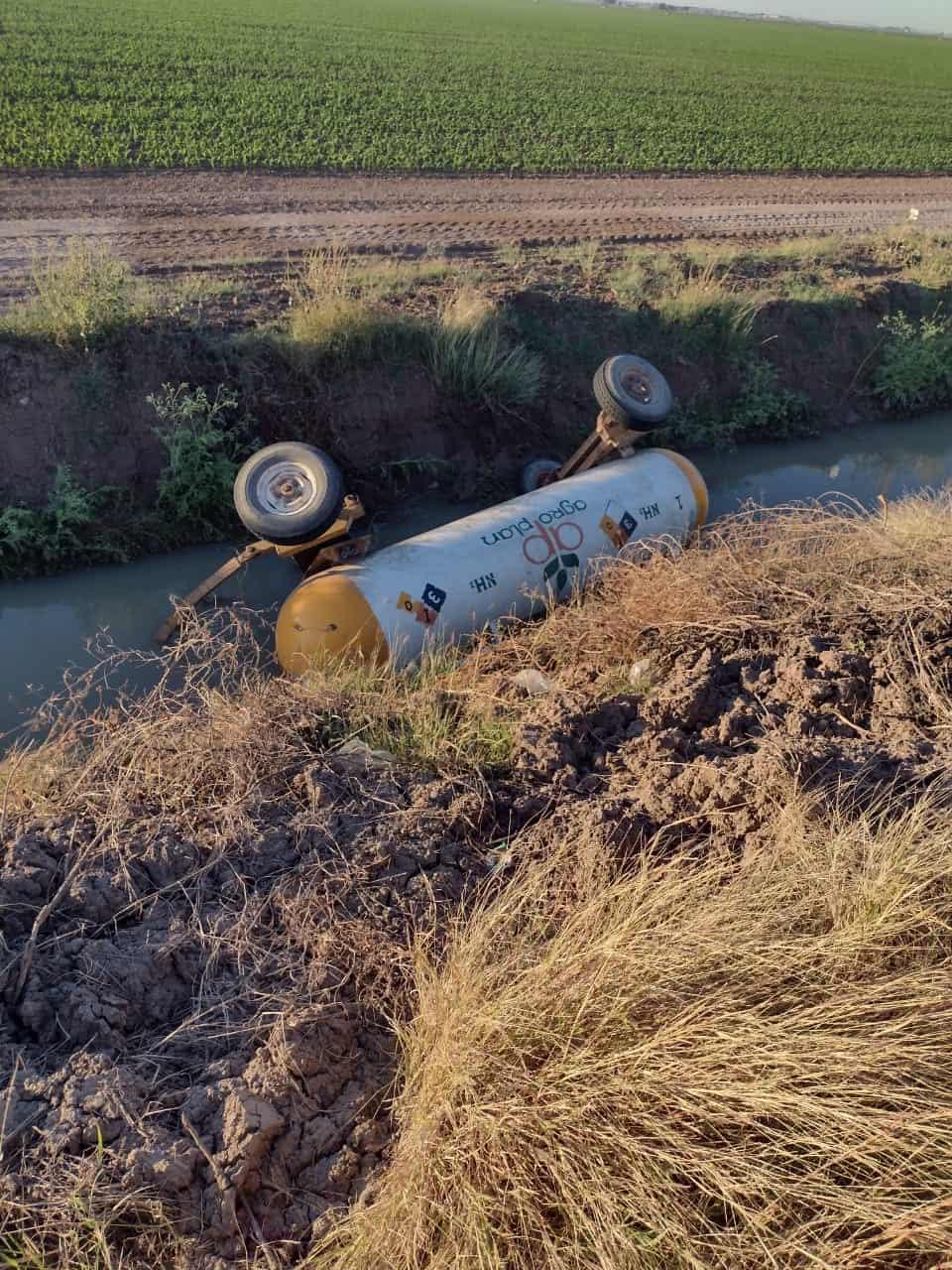 Abandonan una nodriza en canal de Guasave