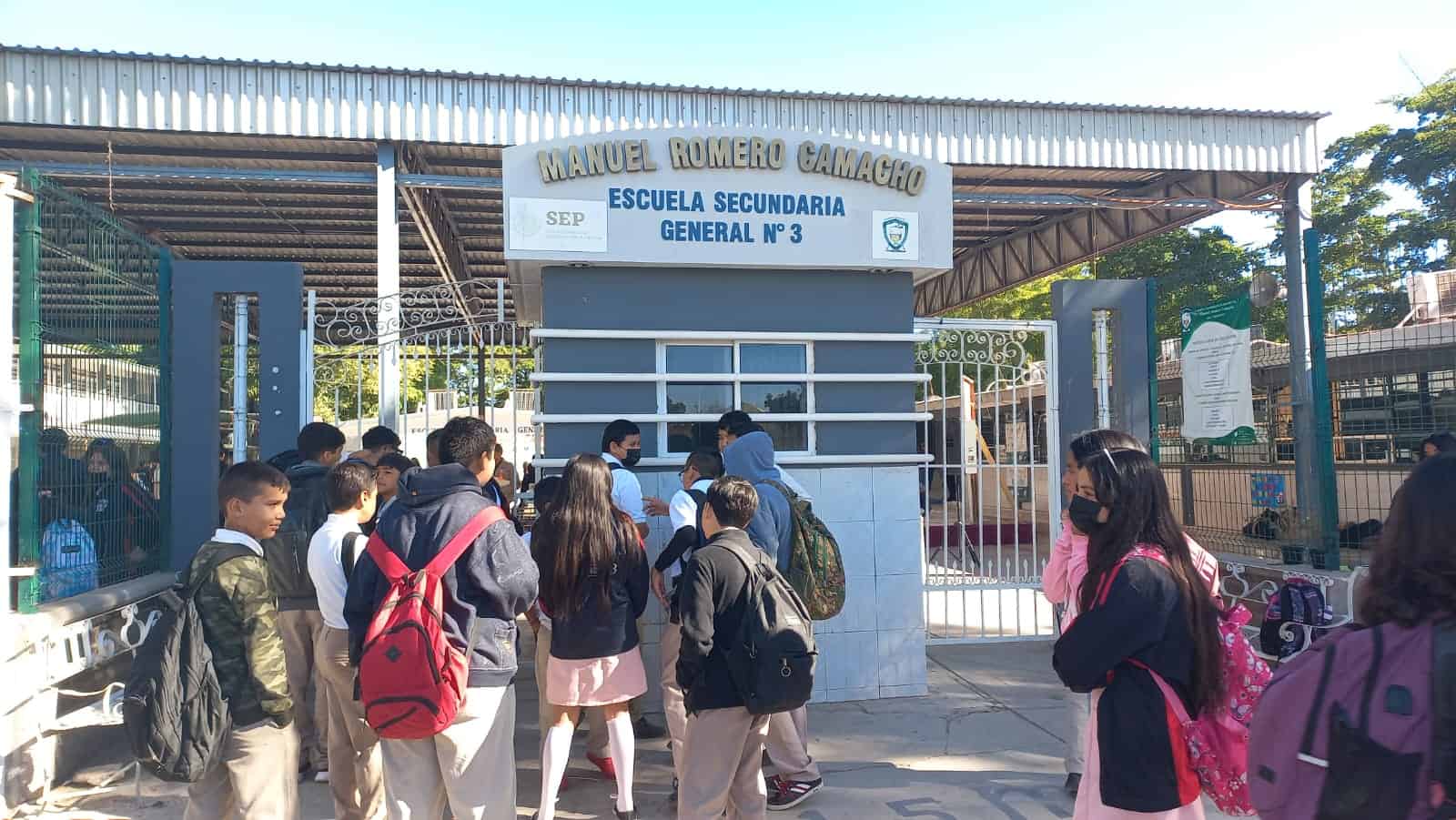 Niñas y niños, acosados por «vagos» al salir de la secundaria