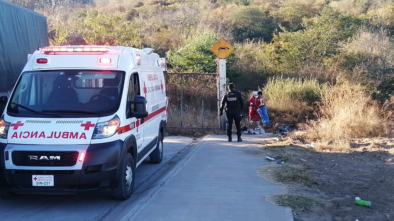 Abandonan a dos jóvenes «tableados» y desnudos en el sector oriente de Culiacán