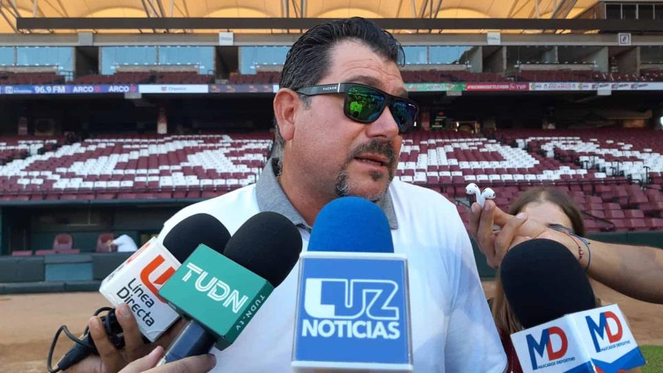 Que siempre no se va; Benjamín Gil se mantienen como mánager de Tomateros