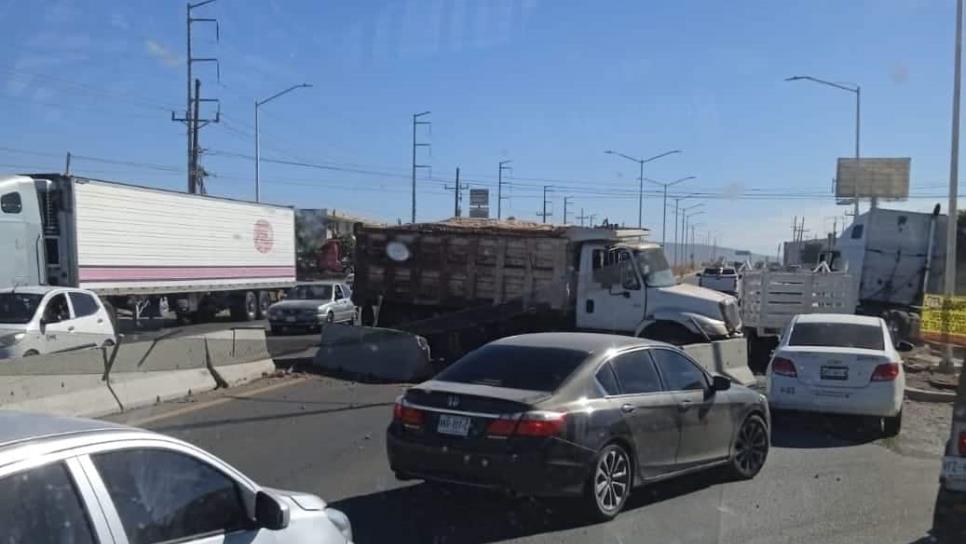 Conductor de góndola pierde el control y se estrella contra muro de la carretera La Costerita