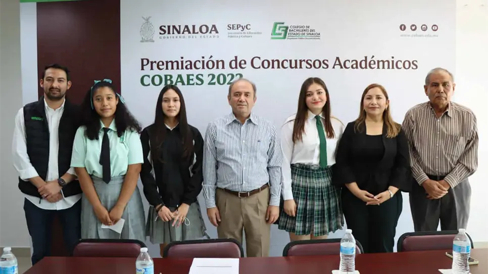 Cobaes reconoce a ganadores de la Olimpiada de Física y concurso de Ortografía