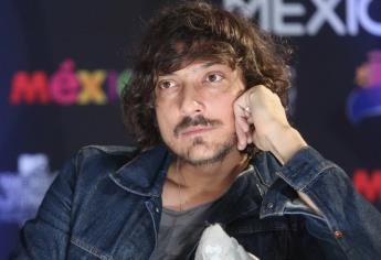 ¿Lo imaginas sin barba ni bigote? Así lucía León Larregui al inicio de su carrera