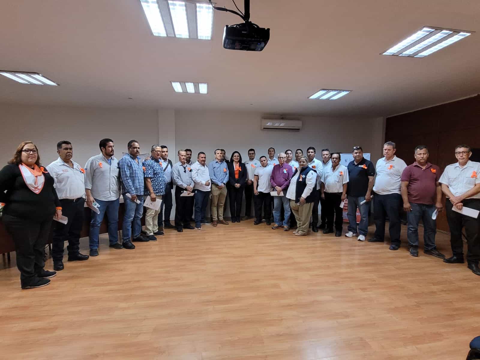 Buscan colocar botón de pánico y cámaras en transportes de Ahome