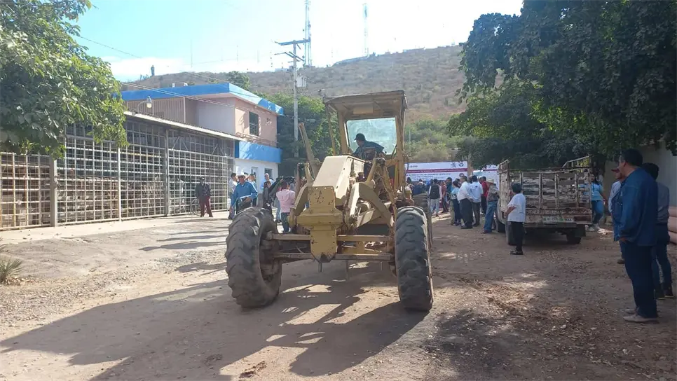 Pavimentan 10 calles en Ahome con recurso de regularización de «carros chocolates»