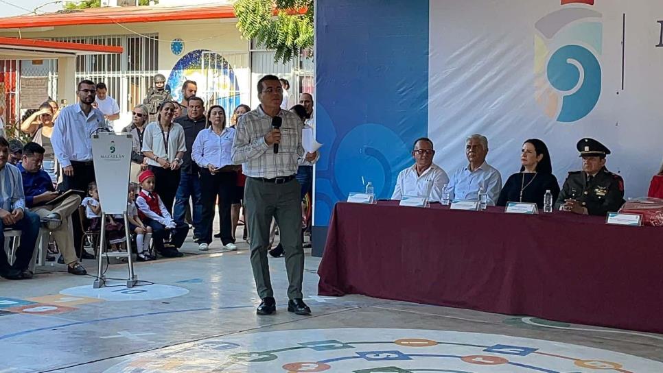 Se compromete alcalde Édgar González a atender promesas incumplidas a habitantes de Mazatlán 