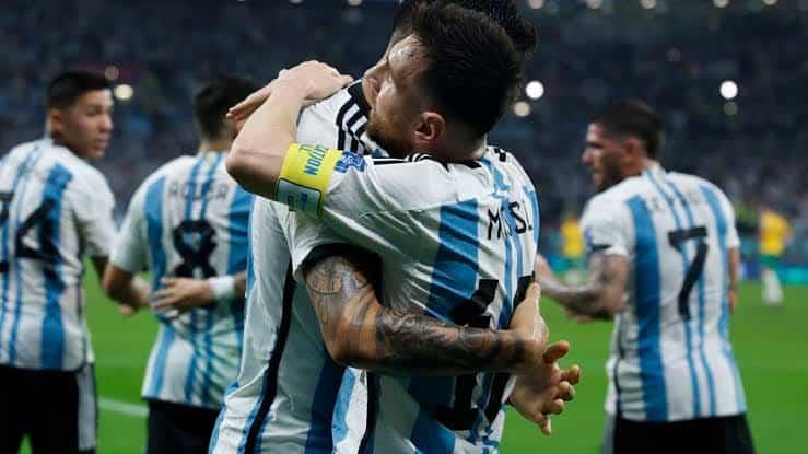 Argentina sufre pero vence a Holanda y pasa a semifinales de Qatar 2022
