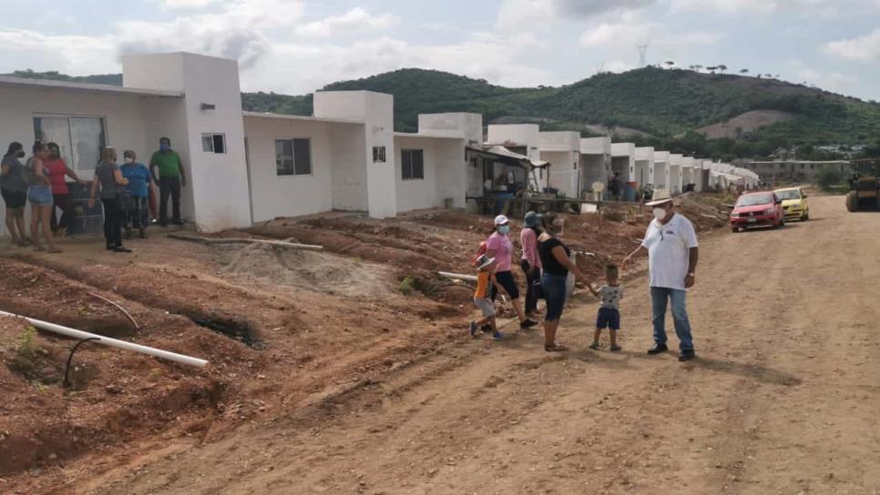 Recibirán terrenos 400 desplazados por la violencia en Sinaloa