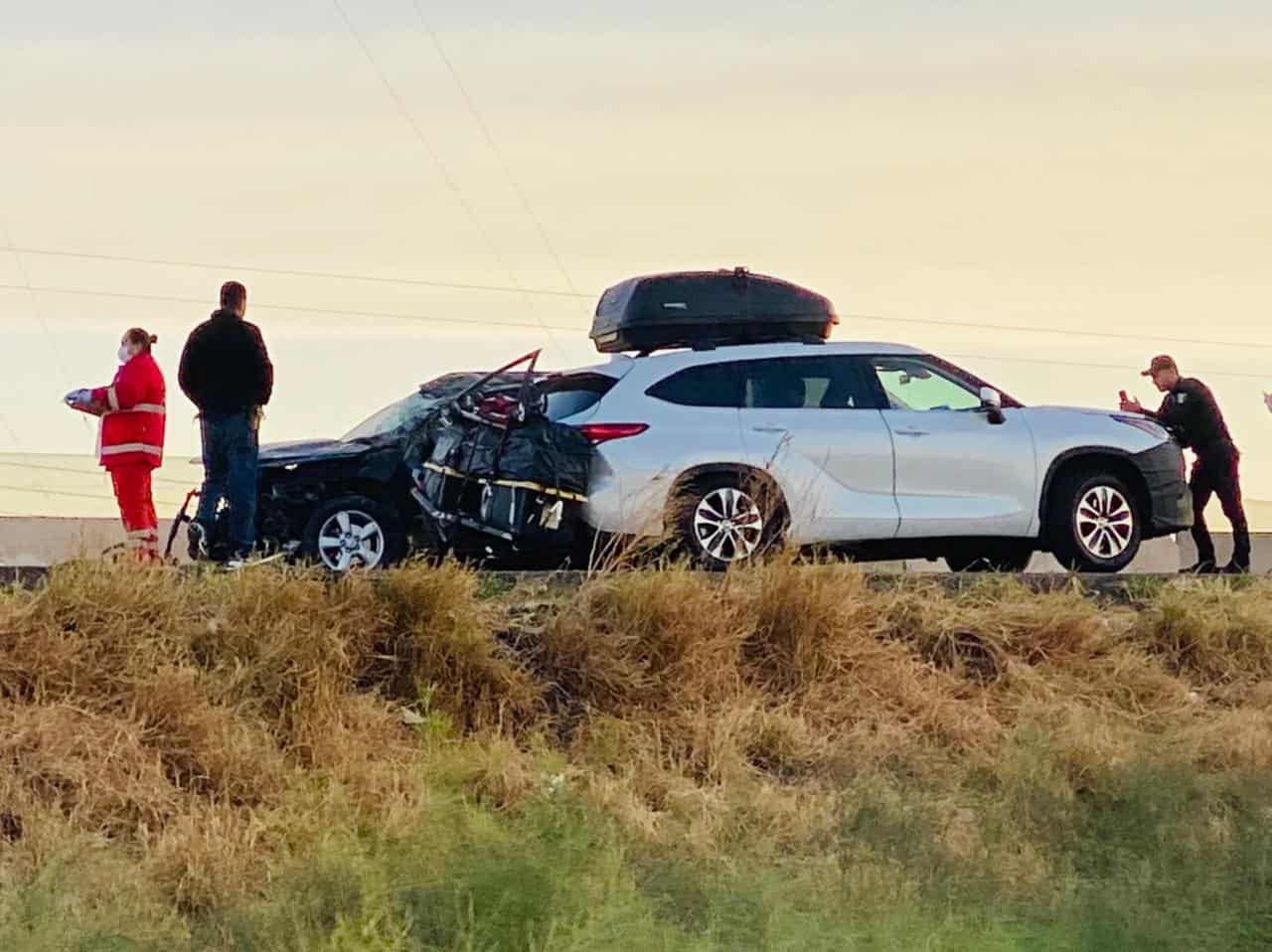 Paisanos chocan y causan caos vehicular en la México 15