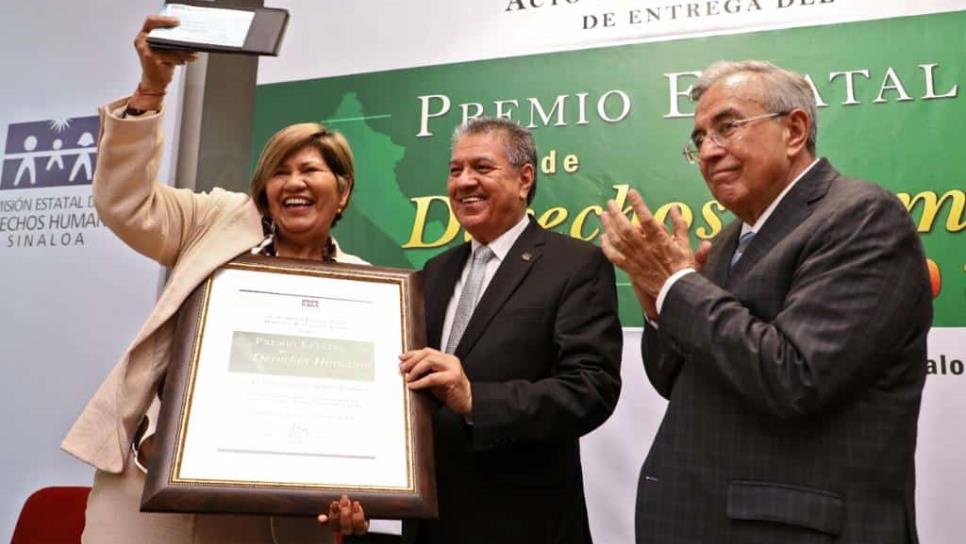 Mirna Medina Quiñónez, rastreadora de El Fuerte, recibe el Premio Estatal de Derechos Humanos 2022