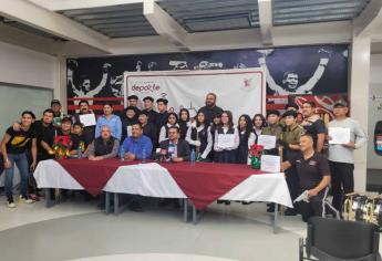 Entregan material e incentivos a escuelas en Los Mochis