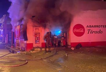 Una tienda de abarrotes se volvió cenizas tras un incendio en Mazatlán
