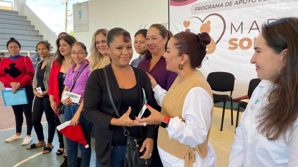 Madres solteras reciben por primera vez apoyo del Gobierno de Mazatlán