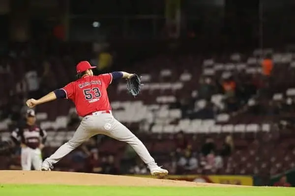 Águilas de Mexicali vence a Tomateros con todo y Joey Meneses