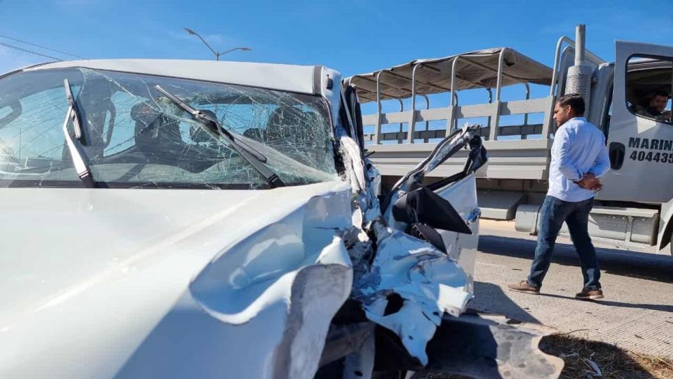 Síndico de Topolobampo resulta con lesiones leves tras chocar su camioneta contra vehículo de La Marina