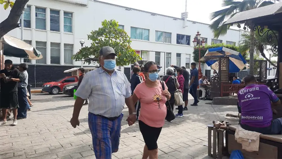 Autoridades de Salud recomiendan el uso de cubrebocas. FOTO: Tahiry Zambrano.