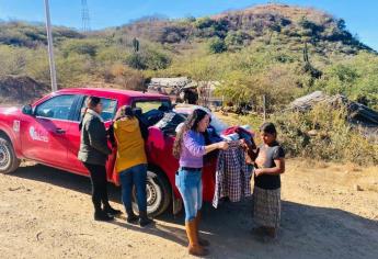 Sistema DIF El Fuerte entrega abrigos, cobijas y despensas a familias en situación vulnerable