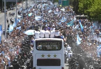 VIDEO: Jugadores de Argentina festejan y casi termina en desgracia