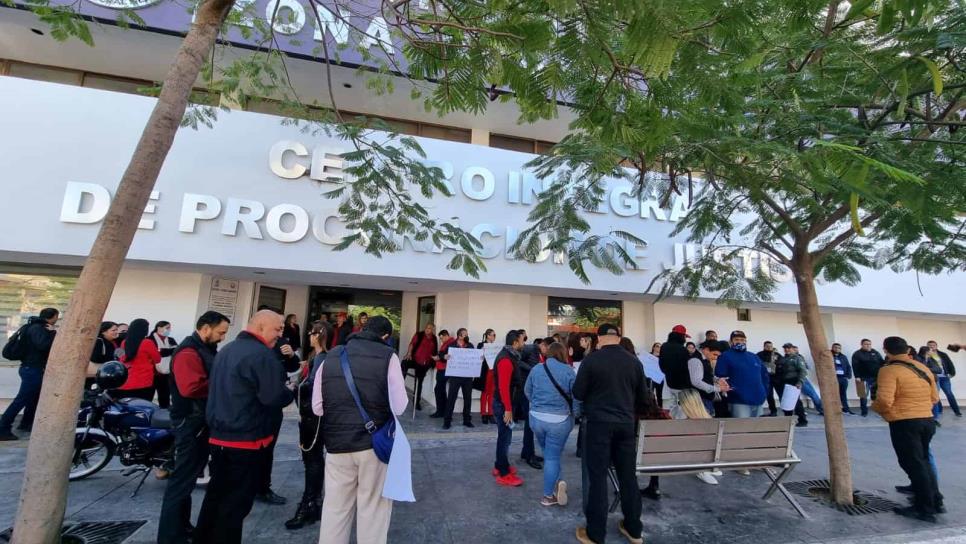 Tras 5 horas de paro laboral, Fiscalía de Sinaloa deposita aguinaldo a sus trabajadores