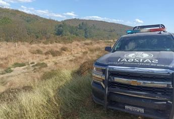 Localizan cadáver de un hombre en descomposición junto a un panteón en Mocorito