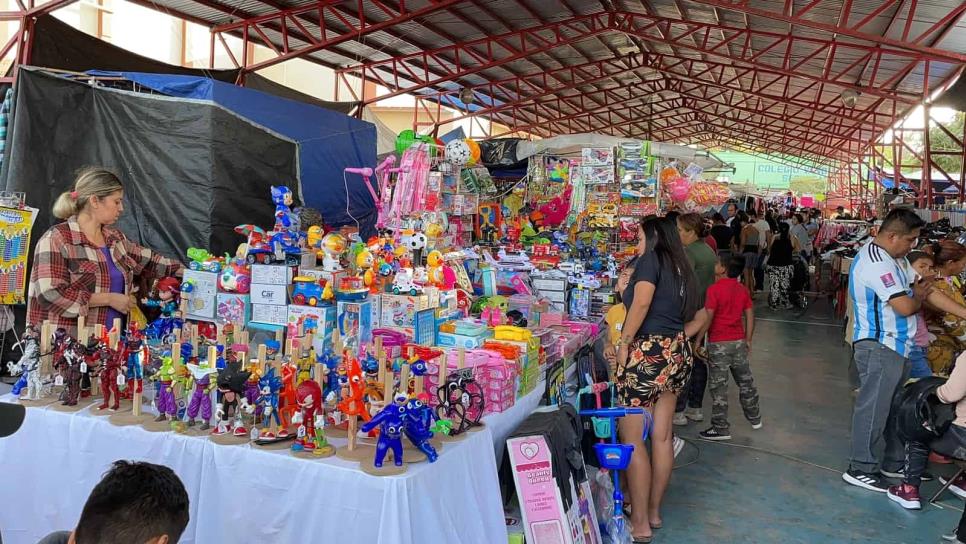 ¿Se te olvidó el regalo de algún familiar?, en la colonia Juárez todos estos días hay tianguis