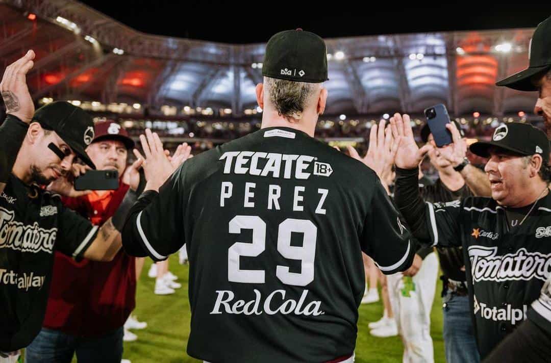 Nombran calle de Culiacán en honor al beisbolista Óliver Pérez