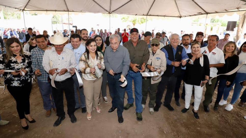 Rubén Rocha Moya pavimenta calle en Constancia con una inversión de casi 8.5 mdp Rubén Rocha Moya pavimenta calle en Constancia con una inversión de casi 8.5 mdp