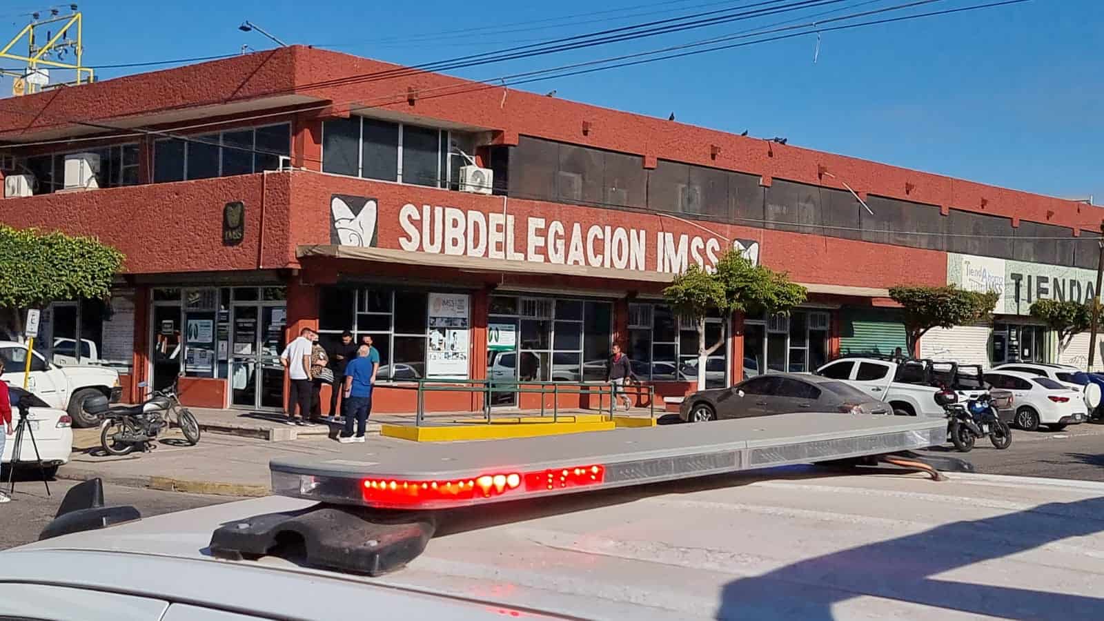 Evacuan subdelegación del IMSS en Los Mochis por amenaza de bomba