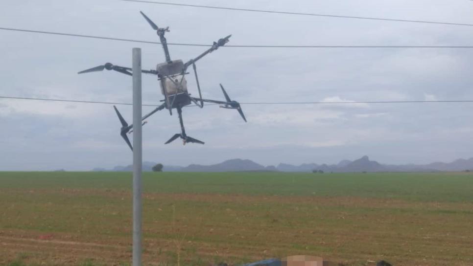 Muere electrocutado al intentar bajar un dron atorado en cableado eléctrico