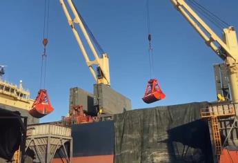 Llega a Topolobampo barco cargado de fertilizante gratuito para temporaleros