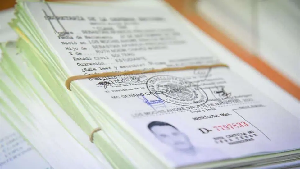 Denuncian corrupción al tramitar la cartilla en Ahome