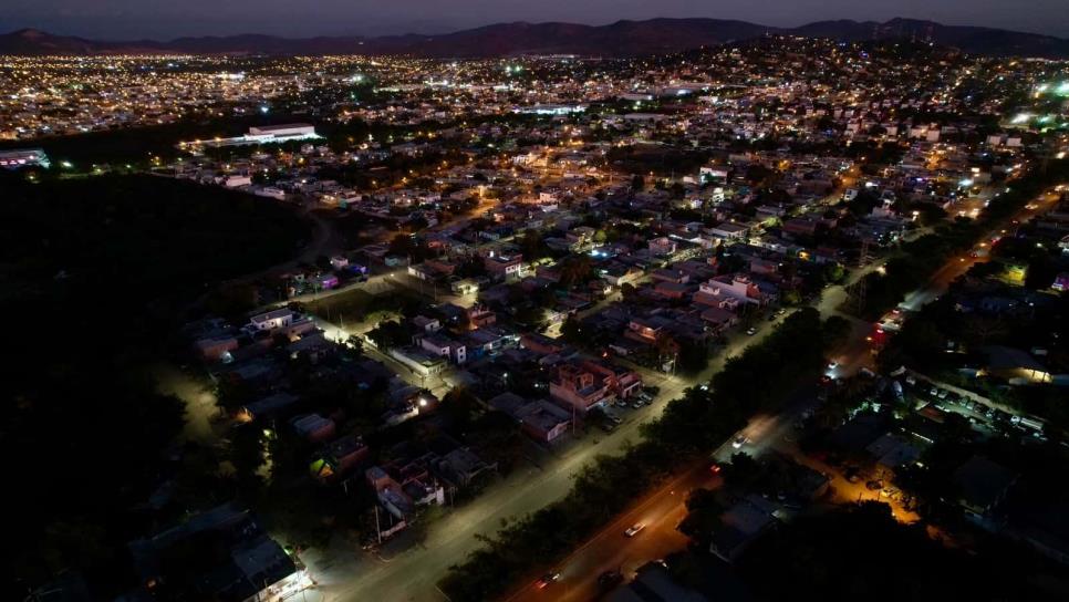 Gobierno de Mazatlán arranca el 2023 con el pie derecho: ilumina la colonia Labastida Ochoa