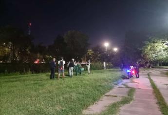 Encuentran flotando cuerpo de un hombre en Culiacán