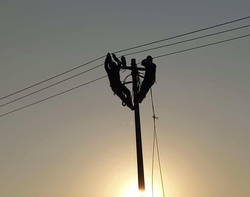 CFE restablece la energía eléctrica en Jesús María; ya tendrán agua y red telefónica