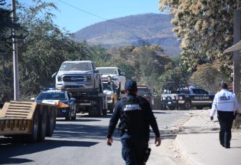 Retiran 30 autos quemados más en las calles de Jesús María; continúa la limpieza