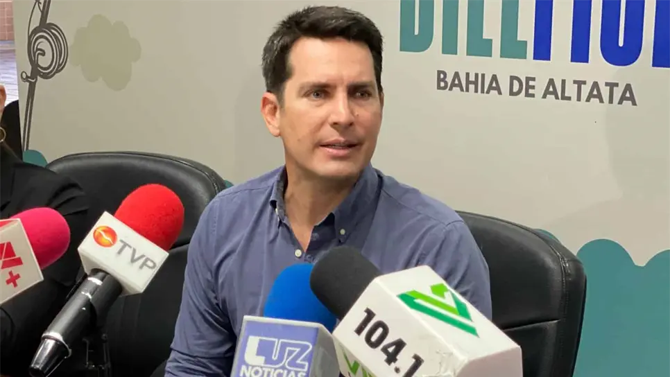 Javier Gaxiola Coppel.