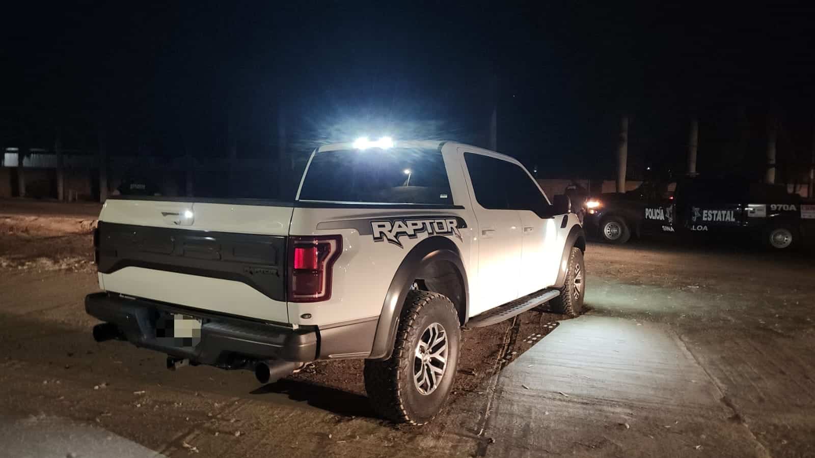 Recuperan camioneta despojada en Culiacán