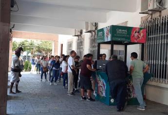 Hasta tres horas hacen para comprar boletos para el Carnaval de Mazatlán