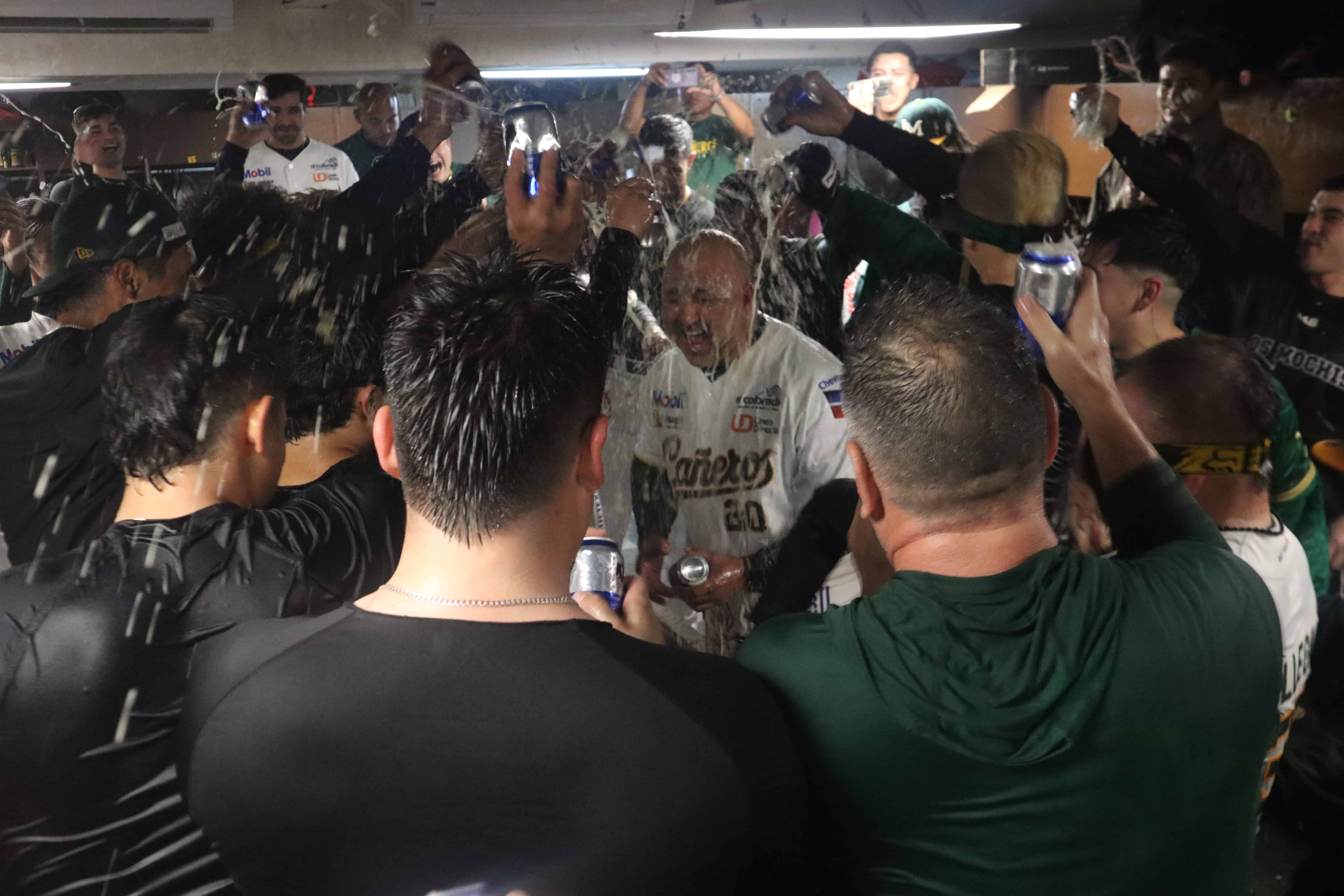 Celebración de Cañeros tras obtener su pase a la final. FOTO: Martín Ruiz | Archivo.