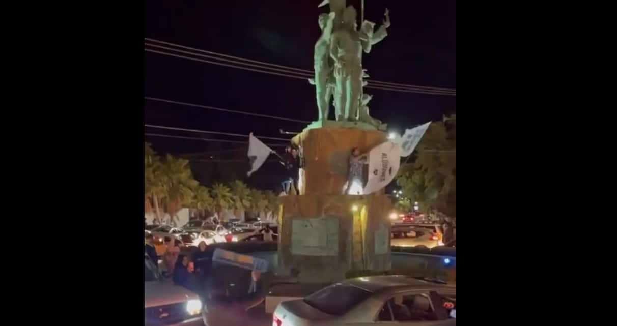 Aficionados de Algodoneros festejan La Glorieta del Indio Guasavense