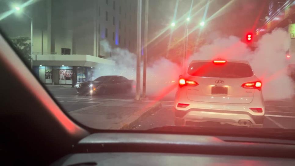 Arrancones y «donitas» en plena avenida Obregón de Culiacán