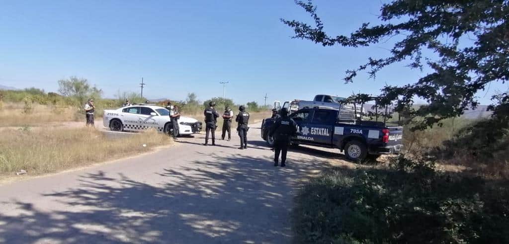 Hallan en Angostura camioneta que fue robada en Culiacán