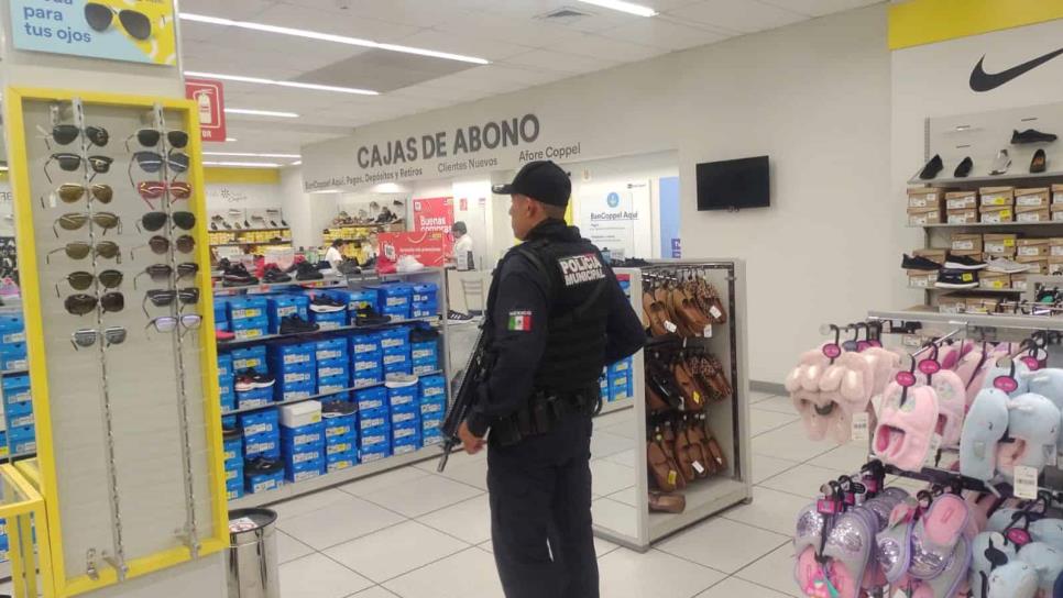 Con una nota asaltan banco de tienda departamental, en Culiacán 