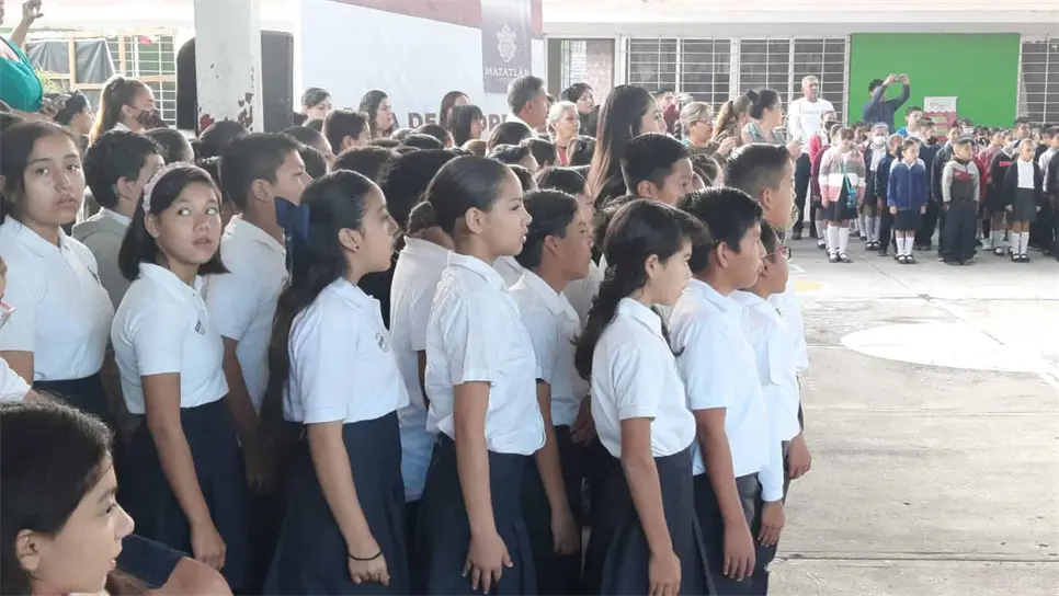 Llega el Lunes Cívico a la Primaria Leona Vicario de Mazatlán