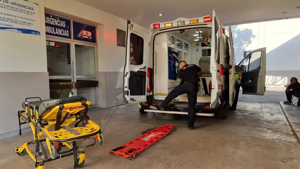 Motociclistas lesionados al salirse de la carretera en el ejido Flores Magón