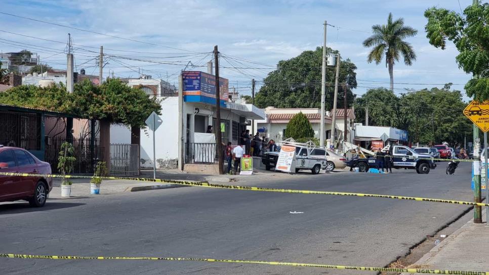Chofer que atropelló a mujer en Culiacán continúa prófugo; aún no ha sido identificado