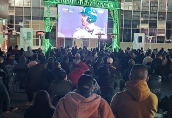 Cientos de ahomenses abarrotan explanada de palacio para apoyar a Cañeros; esperan triunfo