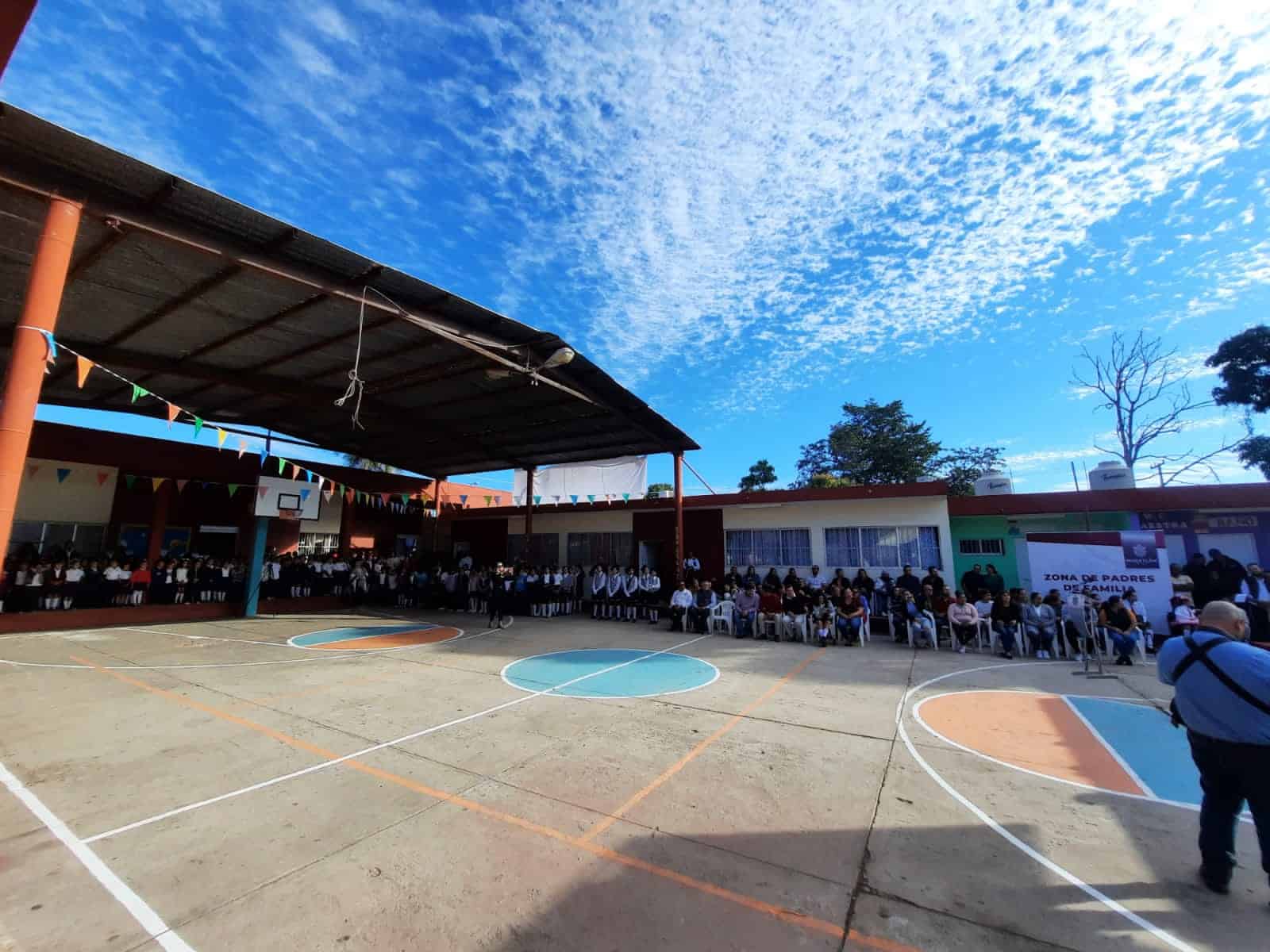 Lunes Cívico llega a El Walamo; la primaria tendrá nueva techumbre